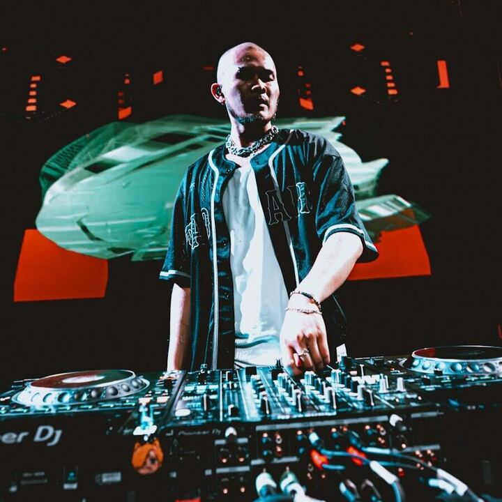 Alex Kade
